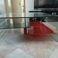 میز، جلو مبلی