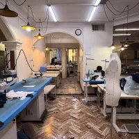 استخدام وسط کار در کارگاه خیاطی