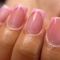 کاشت ناخن 10% تخفیف تابستانه