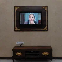 میز TV همراه با باکس تی وی وال