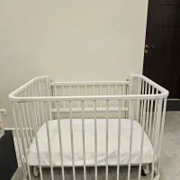 تخت کنار مادر