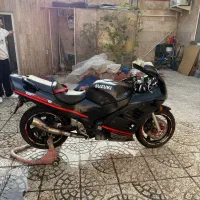 موتور سیکلت سنگین سوزوکیrf400