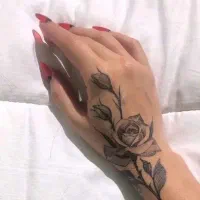 تتو بدن فقط برا خانم ها