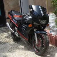 موتور سیکلت سنگین سوزوکیrf400