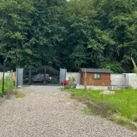 زمین-200متر-قابل-ساخت-و-مسکونی-سند-دار-با-جواز