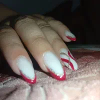 خدمات کاشت ناخن با بهترین متریال