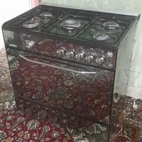 اجاق گاز طرح فر تمیز درحدنو فندک دار