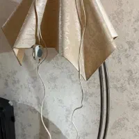 آباژور ایستاده