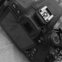 دوربین کانن 700d و لنز 18،55