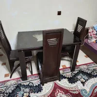 میز ناهارخوری با سه صندلی
