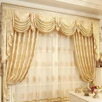 پرده طلایی سلطنتی لوکس سالم و تمیز