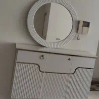 کنسول و جاکفشی