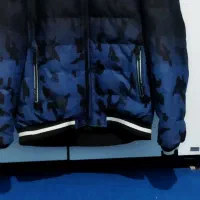 کاپشن دورو یک جفت کفش