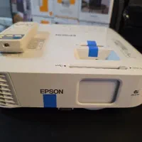 ویدیو پروژکتور وای فای دار فول اچ دی