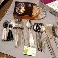 تعدادی قاشق وجنکال وکفکیرو.شکلات خوری و...نونو