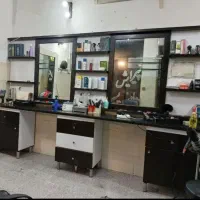 ویترین آرایشگاه مردانه در حد قیمت ۱۰ ملیون