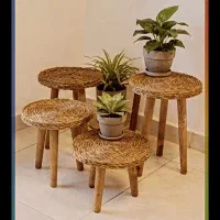 گلدان و سه پایه حصیری