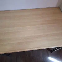 میز بدون خش ضد آب پایه استیل سالم