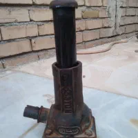 جک نیسان روغنی