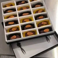 جعبه هاردباکس برای انواع شیرینی و خرما وشکلات