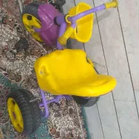 یک عدد سه چرخه وبشکه