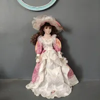 عروسک سرامیکی آنتیک Porcelain Doll|مجسمه، تندیس، ماکت|کرج, اصفهانی‌ها|دیوار