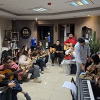 آموزش ساز گیتار تخصصی و کنسرت هنرجویی