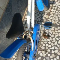 دوچرخه پسرانه چندتا جا زنگ زدگی دارد