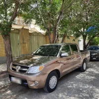 تویوتا هایلوکس پا کوتاه