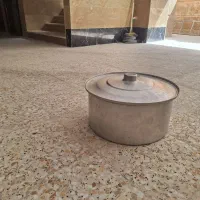 اجاق گاز .قابلمه وکپکیروآب گردان ومجمعه