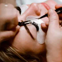 آموزش اکستنشن مژه
