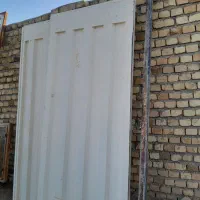 درب حیاط و مغازه