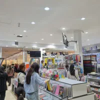 صندوقدار خانم جهت لوازم تحریر