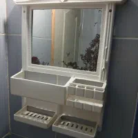 آینه و جا مسواکی و جا صابونی سرویس بهداشتی