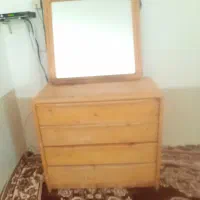 میز و آینه آرایشی