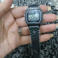 ساعت کاملا نو هستش و استفاده نشده