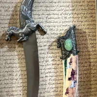 تابلو دکوری خنجر تزئینی با قاب چوبی .طرح اسب