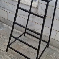 چهار پایه آهنی