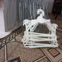 آویز لباس بچه