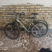 دوچرخه و تابلو ال ای دی