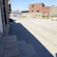 یک قطعه زمین به مساحت 135متر به فروش می رسد