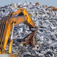 انواع ضایعات آهن آلات و مس و برنج و غیره ...