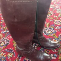 بوت اصل ایتالیا که حک شده وچرم طبیعی