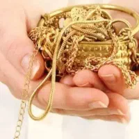 طلا بدون اجرت و مالیات و درصد تنها به نرخ. تابلو