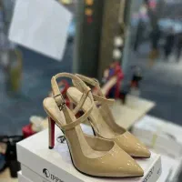 کفش با کالابرگ