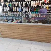 فروش دو عدد ویترین ( پیشخوان ) به همراه شیشه ۱۰میل