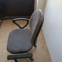 صندلی اداری گردان کارکرده سالم
