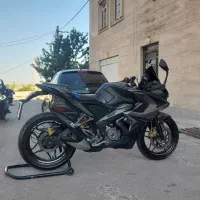 فروش موتور ار اس ۲۰۰ rs