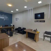 همکار مشاور املاک آقا و خانم