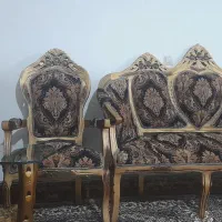 مبل سلطنتی ۹ نفره همراه میز عسلی